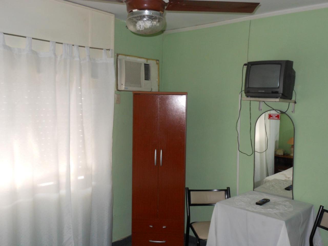Hotel Los Robles Gualeguaychú Buitenkant foto